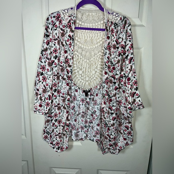 Torrid Pink and Green Floral Cardigan / Kimono Crochet Back Detail - Picture 1 of 5